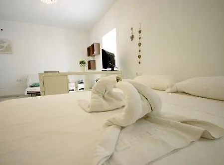 Livingtarifa Bianco Апартаменты *